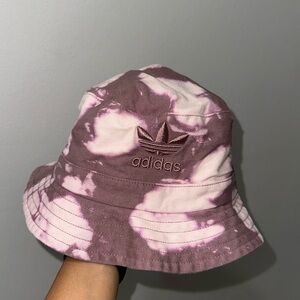 Purple acid wash, Adidas bucket hat